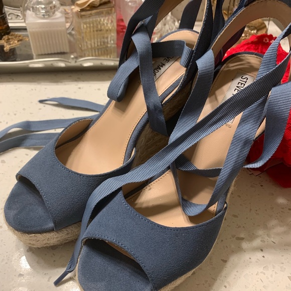 Steve Madden secret wedges - Picture 2 of 4